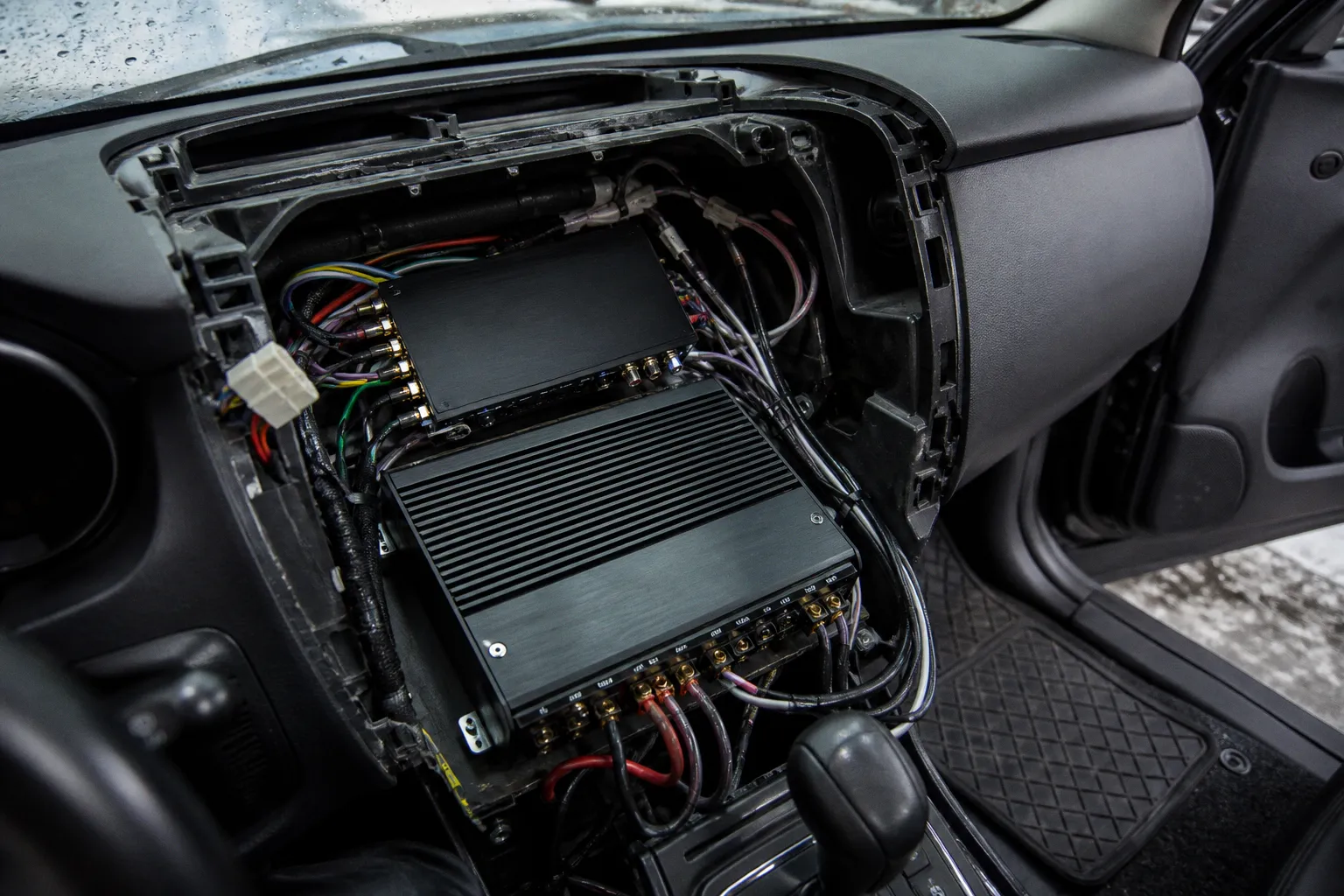 Процессорный усилитель или отдельный DSP: что выбрать в авто?